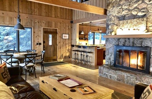 Lutsen Cottage | Timber-frame Beach Chalet on Lake Superior between Lutsen and Grand Marais
