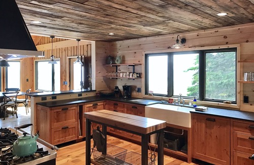 Lutsen Cottage | Timber-frame Beach Chalet on Lake Superior between Lutsen and Grand Marais