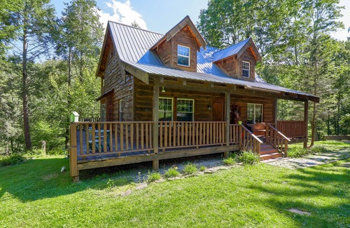 Weatherly Cabin | Timber framed cabin nestled in the Pocono Mountains on a private 400 acre estate