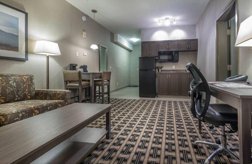 Fox Creek Hotel | Timber Ridge Inn and Suites