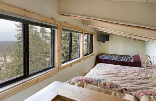 Mammoth Lakes Apartment | Timber Ridge Resort by 101 Great Escapes