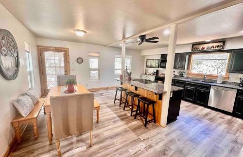 Prescott House | Timber Terrace .9 mi Downtown pet friendly