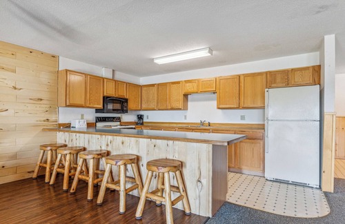 Park Rapids Condo | Timberlane Resort Condo #19 | 4 Bed, 4 Bath