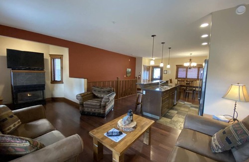 East Kootenay Condo | TimberStone 6 - Golf - Ski - Hike - Chill - Private Hot Tub - Sleeps 6