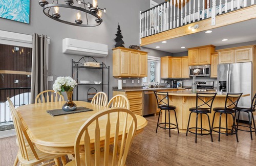 Sun Peaks House | Timberwolf Lodge - Private, Luxurious, Ski-in/Out Chalet