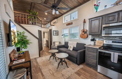 Fredericksburg Cottage | Time2unWINE - 035
