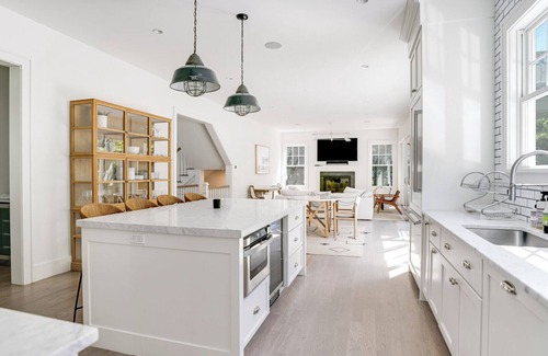 Bridgehampton House | Timeless Hamptons style Beach Home, heated saltwater pool, expansive deck,.