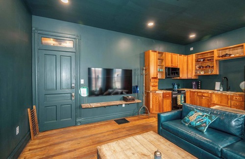 Blanchester Apartment | Timeless on Main 2 – For 2