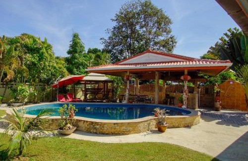 Rayong House | Tina's Living Paradise - Guesthouses with private pool