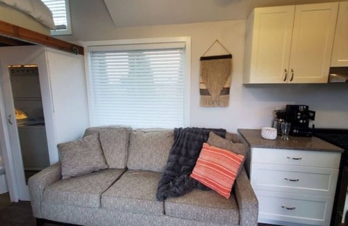 Abbotsford House | Tina the Tiny House