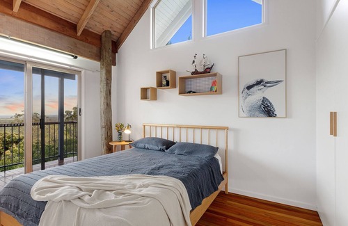 Tinbeerwah Apartment | Tinbeerwah Family Home with Panoramic Ocean Views