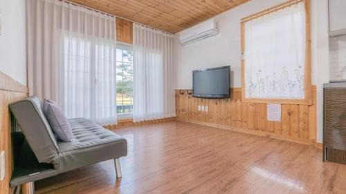 Gyeongju Villa | Tinkerbell detached house
