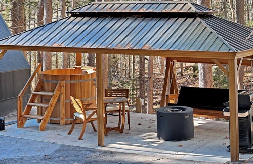 Wiscasset House | Tiny A-Frame Romantic Getaway