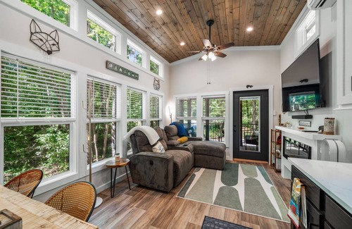 Mentone Cottage | Tiny Bear Paw-relax, unwind and recharge