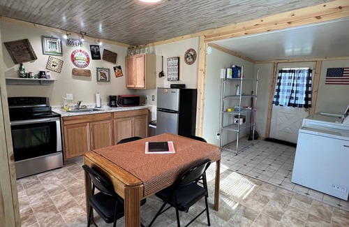 Clyde Cabin | Tiny cabin 15 mins outside Abilene, TX. Quiet Country feel, close to amenities.