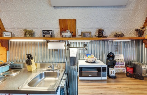 Hermosa Cabin | Tiny Cabin w/Outdoor Dining Area - Near Keystone!