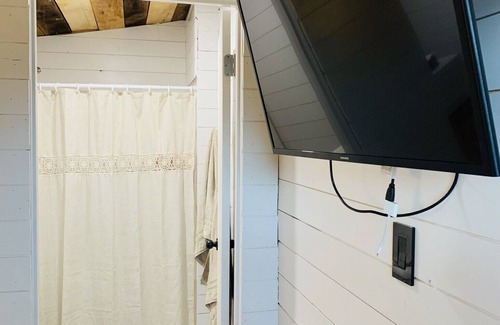 Herrin Apartment | Tiny, cozy Southern Illinois getaway
