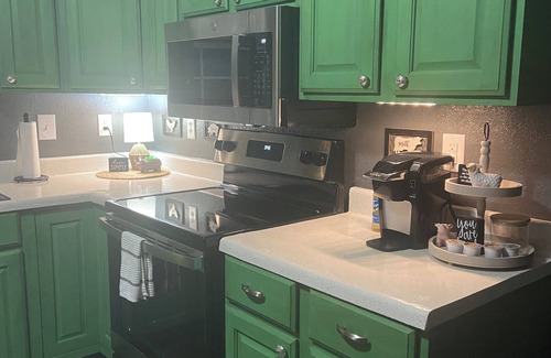 Albany House | Tiny Farm home on 225 acres. 28 miles from Durant Casino & resort. Pet friendly!