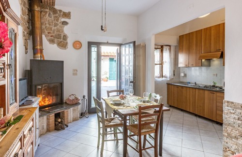 Cascina Apartment | Tiny Green Home with Jacuzzi, Parking and Barbecue