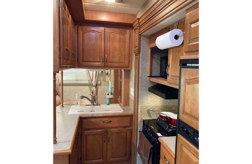 Kingsbury House | Tiny Home/ Glamping Farm Stay.