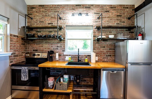 Canyon Lake Apartment | Tiny Home in Canyon Lake 5 mins to Lake & River, Prime Area, Pet Friendly!