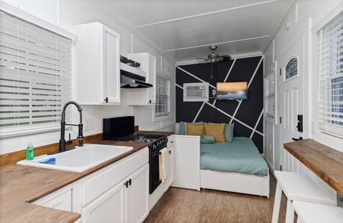 Kissimmee House | Tiny Home on Wheels! Firepit + Close to Disney!