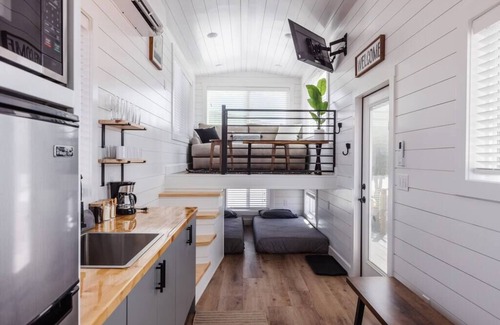 Apple Valley Apartment | Tiny Home Paradise with Hot Tub