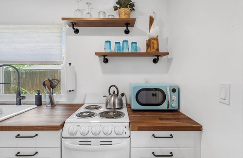 Gulfport Apartment | Tiny Home with Private Yard and Pet Friendly