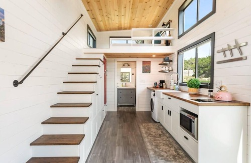 Dripping Springs Cabin | Tiny House #6 @Infinity Ranch-Pet friendly!