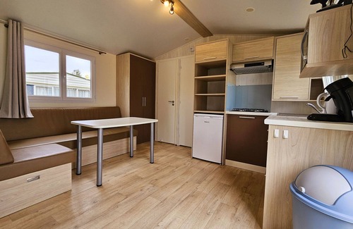 Geraardsbergen Ski Chalet | Tiny house 6B by pond - ideal for expats, entrepreneurs & nature lovers