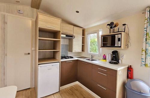 Geraardsbergen Ski Chalet | Tiny house 6B by pond - ideal for expats, entrepreneurs & nature lovers