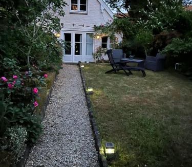 La Celle-sous-Gouzon Ski Chalet | Tiny house au fond du jardin