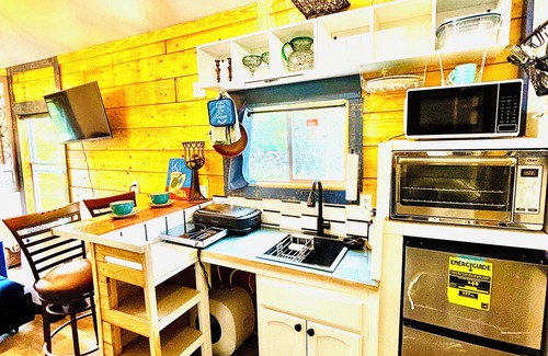 Baker Cabin | Tiny House Hot Tub Grill & Chill