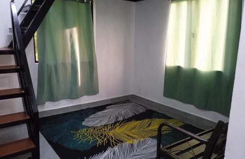 Kuala Terengganu Ski Chalet | Tiny House Idaman K T dengan Aircond dan Privasi Penuh 1 Bilik Air