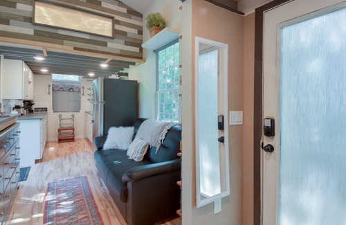 Sanford House | Tiny House in Sanford, FL - 3 beds: 45 mins to Disneyworld