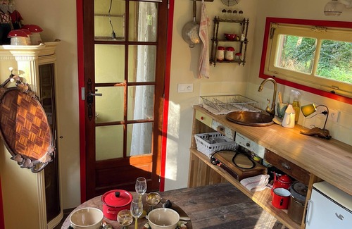 Ciel House | Tiny house in the forest: Camionettli Enchantee for relaxing moments in nature!