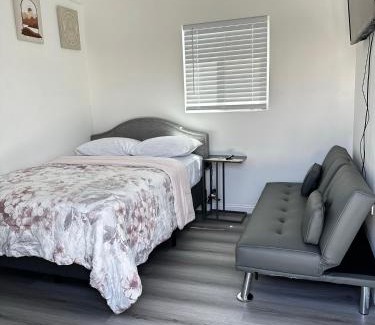 Moreno Valley Other | Tiny house in the heart of MOVAL private freeparking Netflix