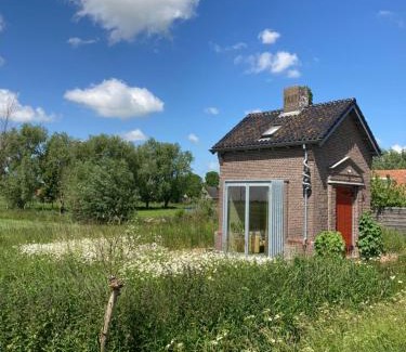 Wirdum Apartment | Tiny house Van hoogspanning naar ontspanning