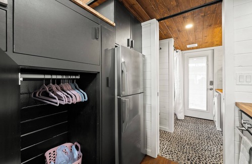 Dripping Springs House | TINY HOUSE with private lake park access