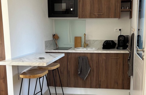 Eoures Condo | Tiny House with real Jacuzzi in the heart of Provence