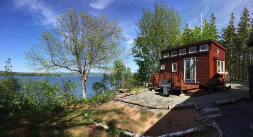 Glenville House | Tiny Loon and Mayfly Tiny House