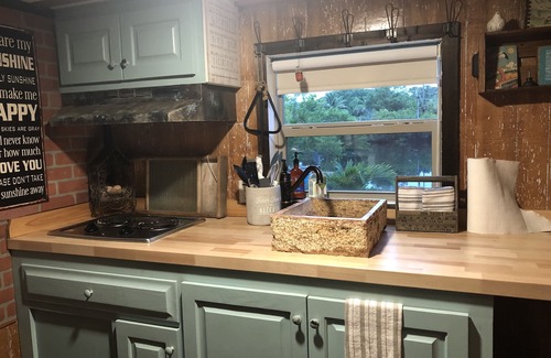 Palm City House | Tiny Shack is a TINY HOUSE, waterfront,1 small pets ok, quiet, plenty of parking