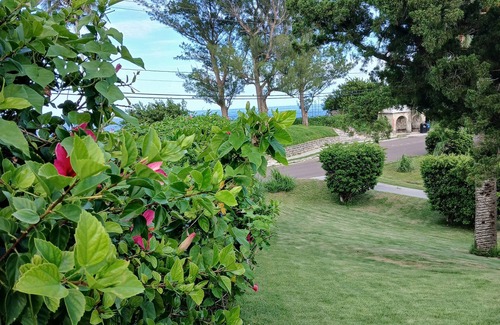 Paget Apartment | Tiny Studio in fabulous Smith's Parish at John Smith's Bay Beach