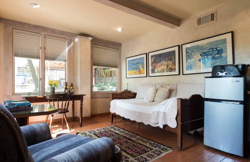 Clarksville Apartment | Tiny Tasteful 1