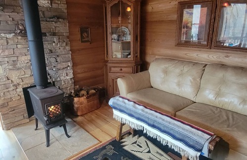 Elba Cabin | Tiny Treehouse Cabin Retreat, Riverside, Adults Only, No Pets, Peace and Quiet!