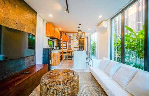 Beraban Villa | Tiny Villa Nyanyi - 2 BR Stylish Villa Private Pool 5 mins from Beach