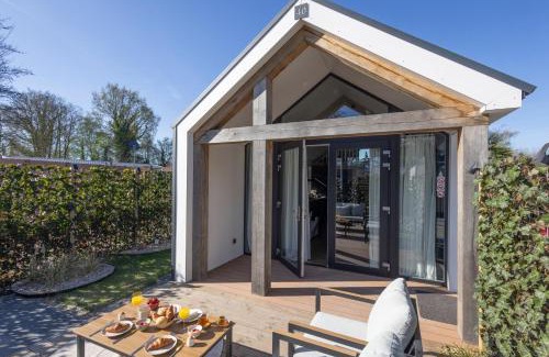 Heinkenszand House | Tiny Wellness House in Heinkenszand with a private sauna, hottub, garden, airco, free wifi, boutique design and a luxury wellness experience