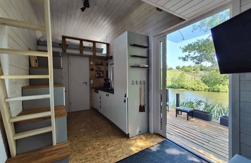 Buhlau Apartment | TinyHouse in the best secluded location directly on the natural pond: large terr