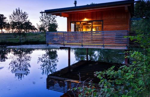Buhlau House | TinyHousebeiDresden spektakuläres winziges Häuschen auf Stelzen im Pferdeteich, Kaminofen, umlaufende Terrasse - Nähe Sächsische Schweiz - Von Juni - September Mindestmietzeit 1 Woche Sa-Sa