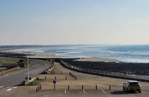 Pouldreuzic Apartment | Tipoz'immo-Le Grand Grand 209 -view and direct access to the sea-pets accep